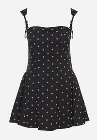 Born2be - Czarna Sukienka Vices w Grochy o Rozkloszowanym Kroju z Wiązaniem na Ramiączkach Saririse. Okazja: na wesele, na ślub cywilny. Typ kołnierza: dekolt gorset, dekolt kwadratowy. Kolor: czarny. Długość rękawa: na ramiączkach. Wzór: grochy. Typ sukienki: gorsetowe #7