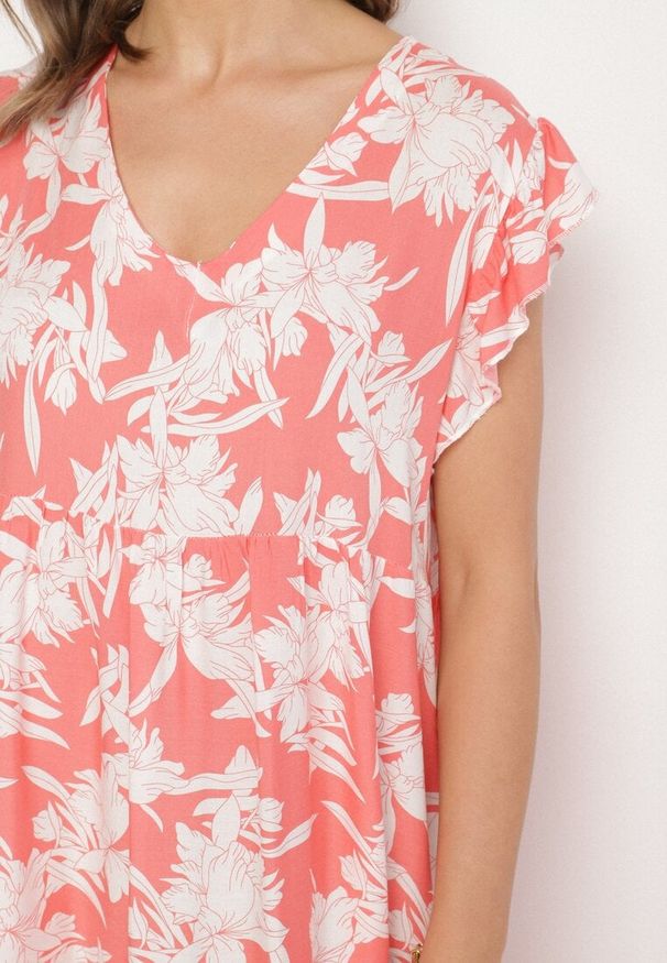 Born2be - Różowa Bawełniana Sukienka o Rozkloszowanym Kroju w Kwiaty Libella. Okazja: do pracy, na co dzień. Kolor: różowy. Materiał: bawełna. Wzór: kwiaty. Typ sukienki: rozkloszowane, proste. Styl: casual, elegancki