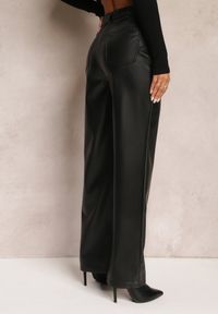 Renee - Czarne Szerokie Spodnie High Waist z Imitacji Skóry Curbelo. Stan: podwyższony. Kolor: czarny. Materiał: skóra