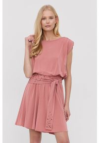 MAX&Co. sukienka kolor różowy mini rozkloszowana. Kolor: różowy. Materiał: dzianina. Typ sukienki: rozkloszowane. Długość: mini