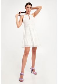 Twinset Milano - Sukienka TWINSET. Materiał: koronka. Długość rękawa: bez rękawów. Wzór: koronka, aplikacja. Długość: mini