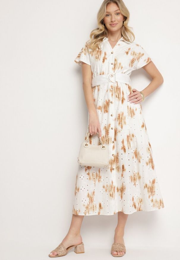 Born2be - Biało-Pomarańczowa Ażurowa Sukienka z Bawełny o Koszulowym Kroju z Paskiem Melpio. Okazja: na co dzień. Kolor: biały. Materiał: bawełna. Wzór: ażurowy. Typ sukienki: koszulowe. Styl: klasyczny, casual, elegancki