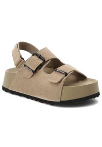 Big-Star - Sandały damskie Big Star, cholewka ze skóry naturalnej zamszowej z regulowanymi paskami na grubej platformie, beżowe, TT274235. Okazja: na co dzień, na spacer. Zapięcie: pasek. Kolor: beżowy. Materiał: skóra, zamsz. Wzór: paski. Sezon: lato. Obcas: na platformie. Styl: elegancki, sportowy, wakacyjny, casual #1