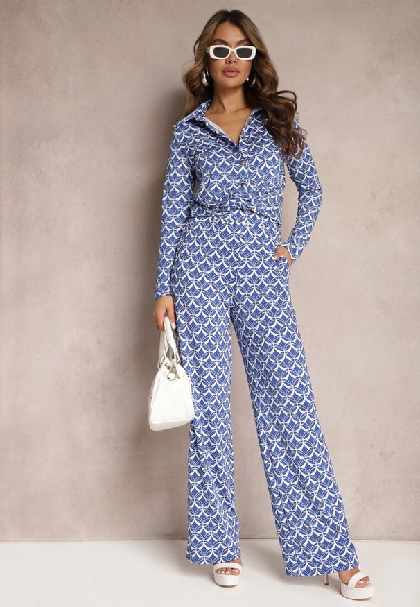Renee - Niebieskie Spodnie o Szerokim Kroju w Ozdobny Print z Kieszeniami Ashel. Okazja: na co dzień. Kolor: niebieski. Wzór: nadruk. Styl: elegancki, casual