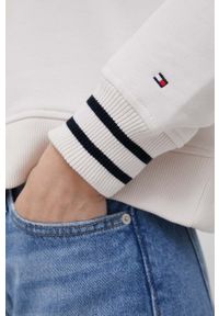 TOMMY HILFIGER - Tommy Hilfiger bluza bawełniana damska kolor beżowy melanżowa. Kolor: beżowy. Materiał: bawełna. Wzór: melanż. Styl: klasyczny #2