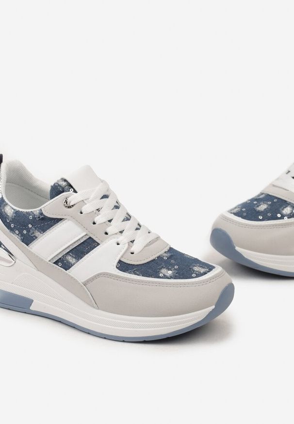Renee - Niebieskie Sneakersy z Cekinami i Brokatem na Grubej Podeszwie Mabirra. Okazja: na co dzień. Kolor: niebieski. Materiał: jeans