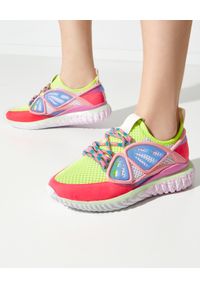 SOPHIA WEBSTER - Neonowe sneakersy Fly-By. Zapięcie: sznurówki. Kolor: fioletowy, różowy, wielokolorowy. Materiał: materiał