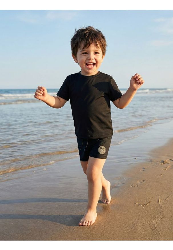 Sinsay - Kąpielówki z naszywką - czarny. Kolor: czarny. Wzór: aplikacja