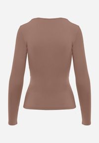 Born2be - Brązowa Elastyczna Bluzka z Kwadratowym Dekoltem z Wiskozą Doriore. Okazja: na co dzień. Typ kołnierza: dekolt kwadratowy. Kolor: brązowy. Materiał: wiskoza. Styl: elegancki, klasyczny, casual #7