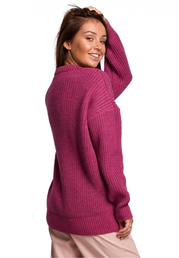 BE Knit - Sweter z grubą przędzą o łańcuszkowym splocie. Materiał: akryl, poliamid, wełna, prążkowany. Długość rękawa: długi rękaw. Długość: długie. Wzór: ze splotem. Styl: klasyczny
