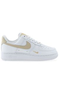 Buty Nike Air Force 1 '07 Essential CZ0270-105 - białe. Kolor: biały. Materiał: guma, skóra, syntetyk. Szerokość cholewki: normalna. Sezon: lato. Model: Nike Air Force. Sport: koszykówka