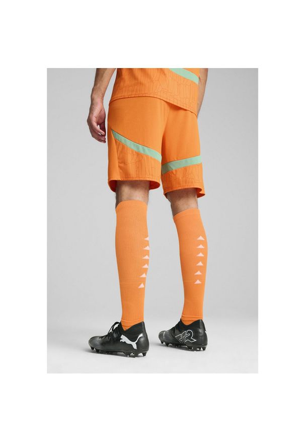Puma - Męskie szorty Wybrzeże Kości Słoniowej 2025 PUMA Rickie Orange Jade Frost Green. Kolor: żółty, pomarańczowy, wielokolorowy, zielony