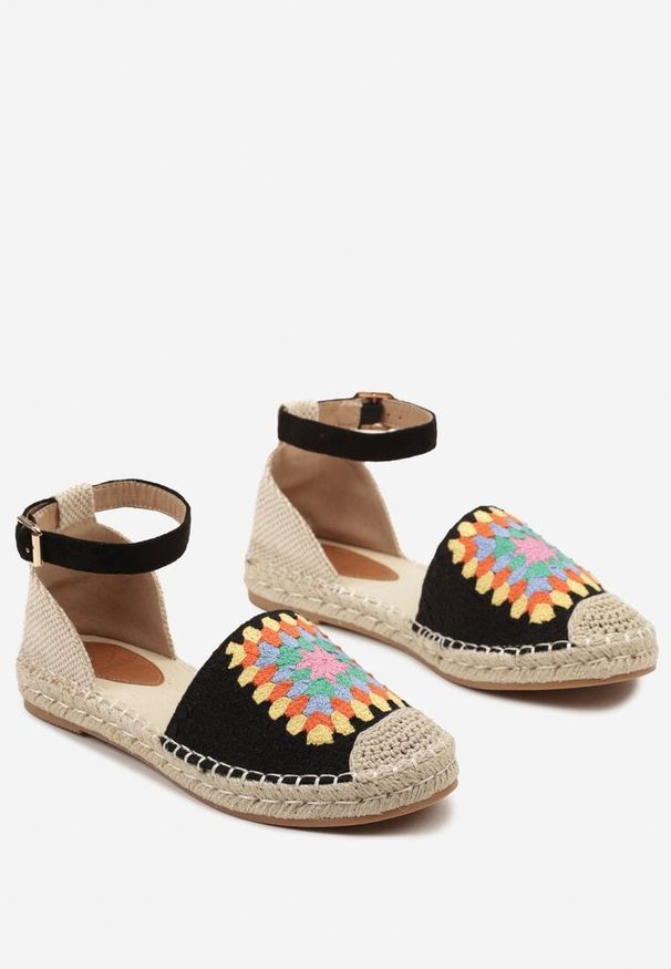 Born2be - Czarne Płaskie Espadryle Zapinane Wokół Kostki na Sprzączkę z Podeszwą z Juty Biovella. Zapięcie: sprzączka. Kolor: czarny. Materiał: materiał. Sezon: lato. Obcas: na obcasie. Wysokość obcasa: niski