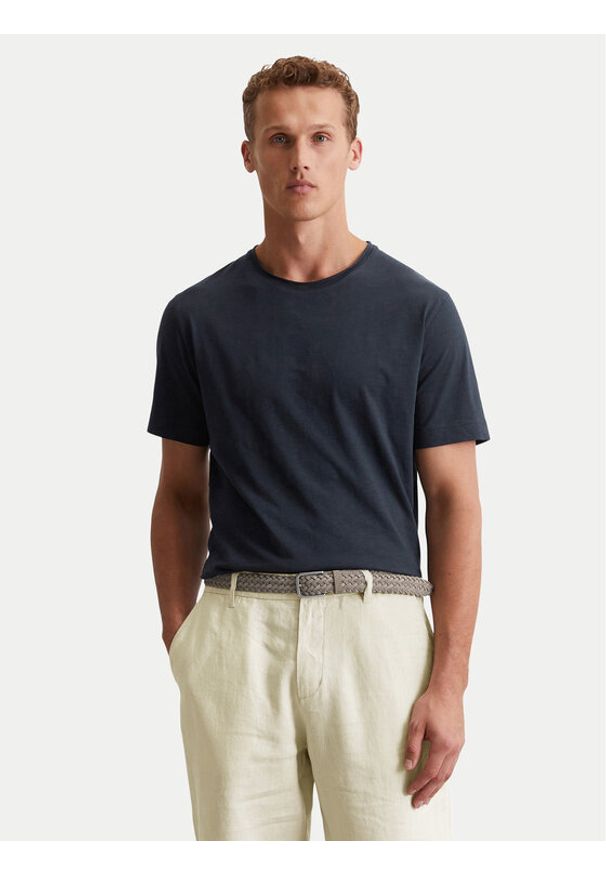 Marc O'Polo T-Shirt 536 2176 51270 Granatowy Regular Fit. Typ kołnierza: polo. Kolor: niebieski. Materiał: bawełna