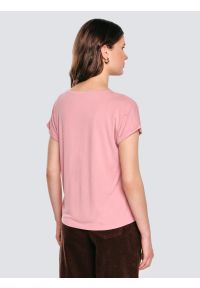 Big-Star - Koszulka damska o luźnym kroju różowa Valeria 601. Okazja: na co dzień. Typ kołnierza: dekolt w serek. Kolor: różowy. Materiał: dzianina, jeans, len, wiskoza. Długość rękawa: krótki rękaw. Długość: krótkie. Styl: casual, elegancki #8