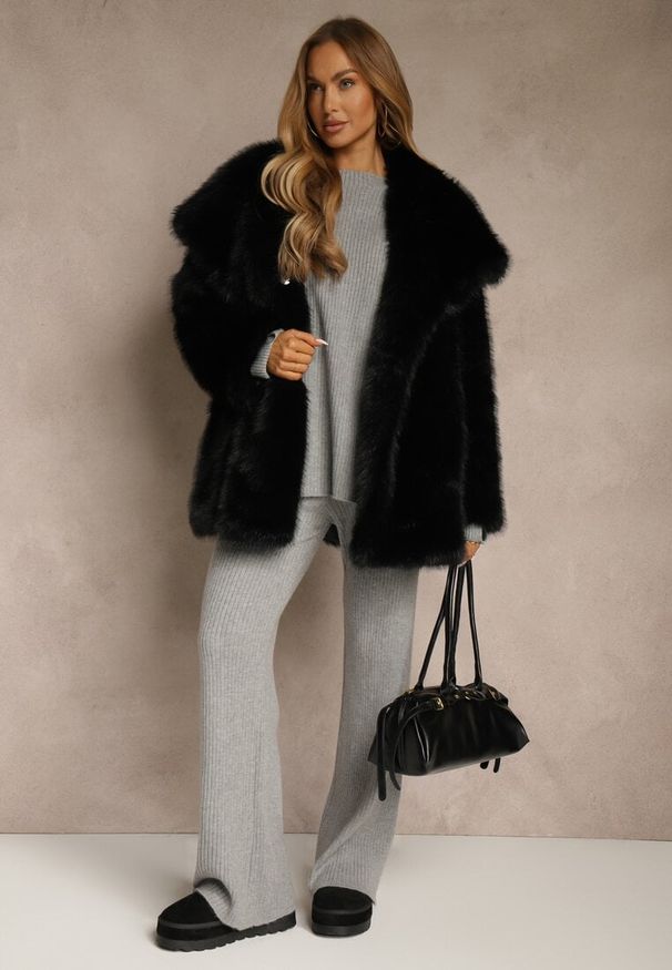 Renee - Ciemnoszary Komplet z Wełną i Bawełną Sweter z Guzikami i Szerokie Spodnie Reinelia. Kolor: szary. Materiał: wełna, bawełna