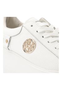 Sneakersy damskie S.Barski, ze skóry naturalnej licowej gruba podeszwa platforma sznurowane styl casual, białe, LR61-7095. Okazja: na co dzień. Zapięcie: sznurówki. Kolor: biały. Materiał: skóra. Szerokość cholewki: normalna. Obcas: na platformie. Sport: turystyka piesza #3