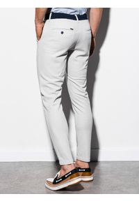 Ombre Clothing - Spodnie męskie chino P891 - jasnoszare - XL. Kolor: szary. Materiał: dzianina, poliester, elastan, bawełna. Styl: elegancki