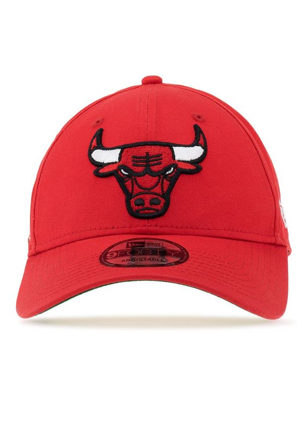 Czapka New Era 9Forty Chicago Bulls Team Side Patch Red Adjustable 60298790 - czerwona. Kolor: czerwony. Materiał: materiał, bawełna. Styl: sportowy, klasyczny