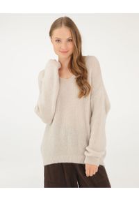 Unisono - CIEPŁY LUŹNY SWETER 220-5206 BEIGE. Materiał: wełna, elastan, poliamid, akryl