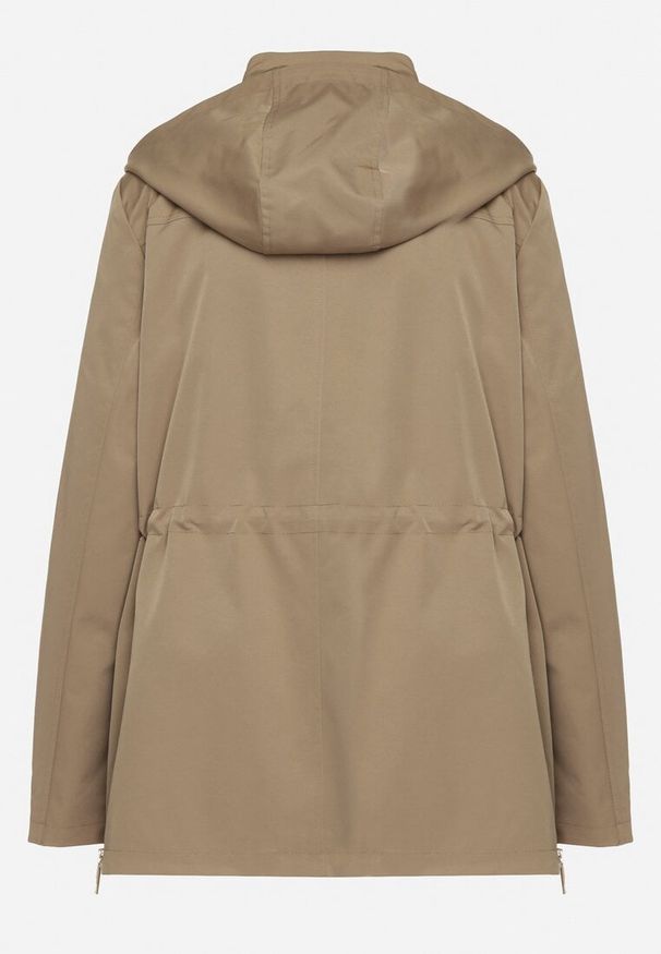 Born2be - Zielona Kurtka Parka z Odpinanym Kapturem i Ozdobnymi Suwakami Velotia. Okazja: na co dzień. Kolor: zielony. Materiał: koronka, jeans. Długość rękawa: długi rękaw. Długość: długie. Wzór: koronka. Styl: elegancki, klasyczny, casual