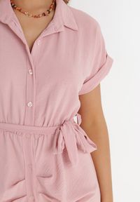 Born2be - Ciemnoróżowa Sukienka Vipny. Okazja: na co dzień. Kolor: różowy. Materiał: materiał, tkanina. Długość rękawa: krótki rękaw. Wzór: aplikacja, gładki, jednolity. Typ sukienki: koszulowe. Styl: klasyczny, casual. Długość: midi #4