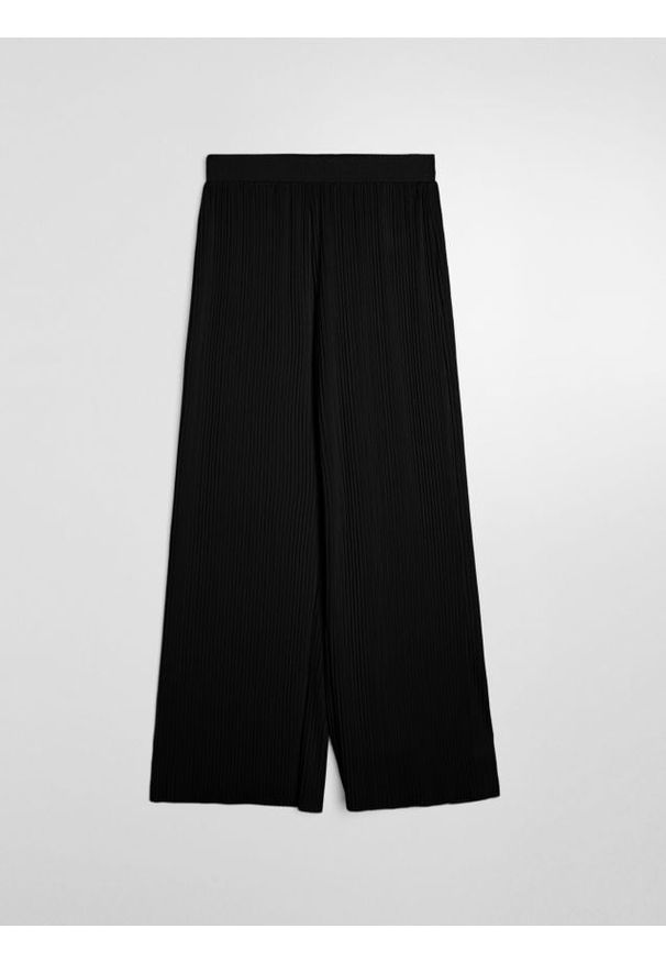 Sinsay - Prążkowane spodnie wide leg z gumką w pasie - czarny. Kolor: czarny. Materiał: prążkowany