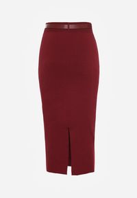 Born2be - Bordowa Ołówkowa Spódnica z Wiskozą Zdobiona Rozcięciem i Paskiem Rowedela. Okazja: na co dzień. Kolor: czerwony. Materiał: wiskoza. Wzór: aplikacja. Styl: casual, elegancki #4