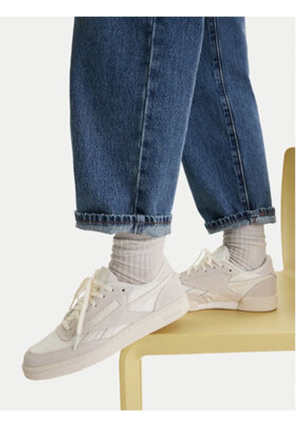 Reebok Sneakersy EO-CLUB C REVENGE VINTAGE II 100244745 Écru. Kolor: kremowy. Materiał: skóra, zamsz. Model: Reebok Club