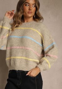 Renee - Beżowy Sweter o Nietoperzowym Fasonie z Dodatkiem Wełny w Paseczki Ralinatia. Okazja: na co dzień. Kolor: beżowy. Materiał: wełna. Styl: casual