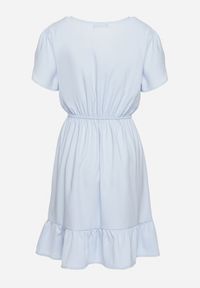 Born2be - Jasnoniebieska Rozkloszowana Sukienka z Gumką w Talii i Falbanką Welimia. Kolor: niebieski #6