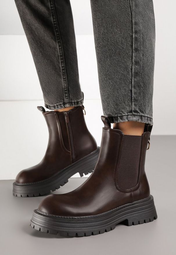 Born2be - Brązowe Botki w Stylu Sztybletów na Grubej Tłoczonej Podeszwie Latonisse. Okazja: na co dzień. Kolor: brązowy. Materiał: jeans. Styl: casual
