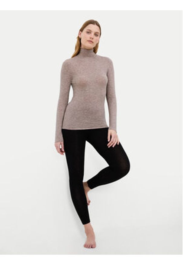 Triumph Golf Bauty Layers 10225074 Beżowy Slim Fit. Typ kołnierza: golf. Kolor: beżowy