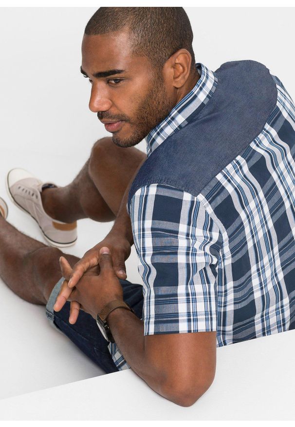 bonprix - Koszula z krótkim rękawem z dżinsowymi wstawkami. Kolor: niebieski. Długość rękawa: krótki rękaw. Długość: krótkie