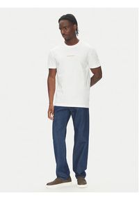 Calvin Klein Jeans T-Shirt Monologo J30J325649 Biały Regular Fit. Kolor: biały. Materiał: bawełna #4