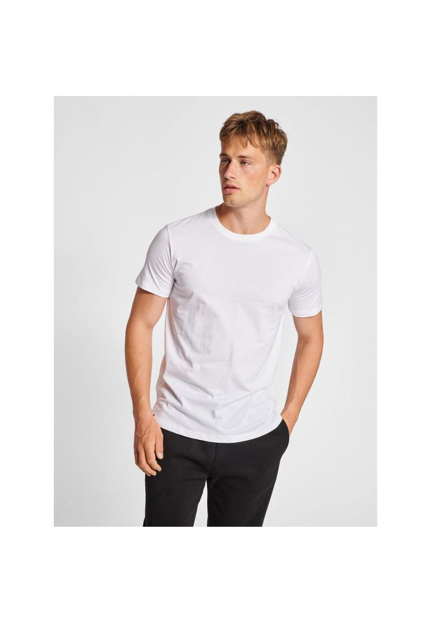 Koszulka męska bawełniana sportowa Hummel Red Basic T-shirt. Kolor: biały. Materiał: bawełna. Sport: fitness