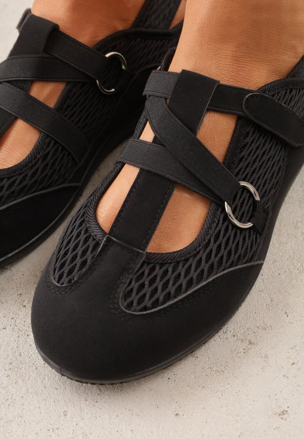 Born2be - Czarne Siateczkowe Sneakersy w Stylu Balerinek z Paskiem na Rzep Talenate. Okazja: na co dzień. Zapięcie: rzepy. Kolor: czarny. Materiał: materiał, jeans