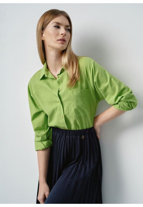 Ochnik - Limonkowa koszula damska z lnu. Kolor: zielony. Materiał: wiskoza. Długość rękawa: długi rękaw. Długość: długie. Wzór: aplikacja