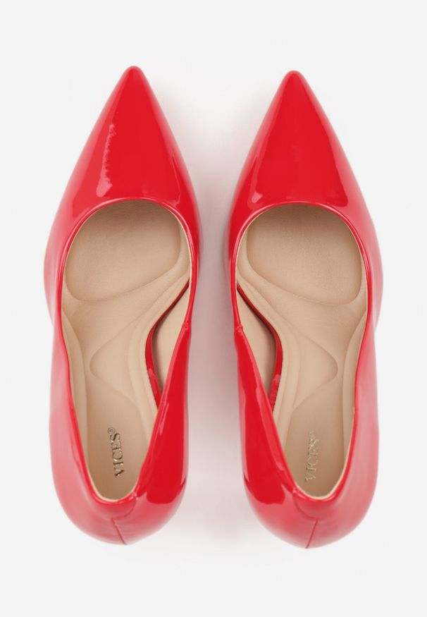 Born2be - Czerwone Szpilki VICES z Lakierowanym Efektem Jestiva. Okazja: na co dzień. Kolor: czerwony. Materiał: lakier. Obcas: na szpilce. Styl: elegancki, klasyczny, casual. Wysokość obcasa: wysoki