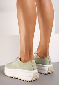 Renee - Jasnozielone Trampki Sneakersy na Platformie z Ozdobnym Bieżnikiem Dimorie. Nosek buta: okrągły. Zapięcie: sznurówki. Kolor: zielony. Obcas: na platformie. Wysokość obcasa: średni #6