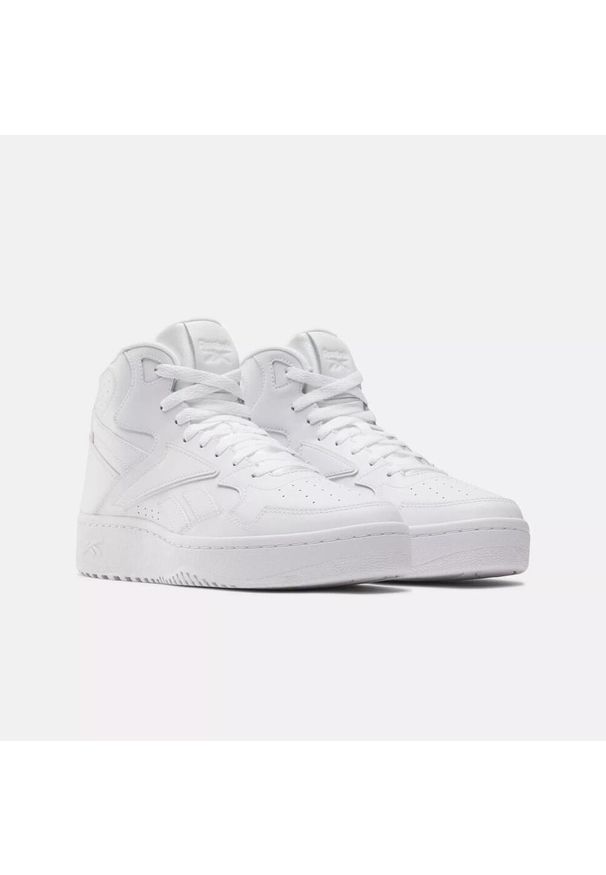 Buty sportowe Reebok ATR Chill MID (100201339). Kolor: biały. Materiał: skóra, syntetyk. Szerokość cholewki: normalna. Sezon: lato