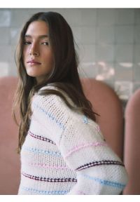 Reserved - Wzorzysty sweter - wielobarwny. Materiał: dzianina #1