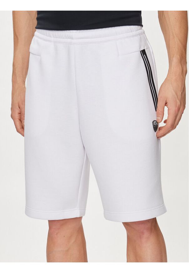 EA7 Emporio Armani Szorty sportowe 8NPS08 PJ4EZ 1100 Biały Regular Fit. Kolor: biały. Materiał: syntetyk. Styl: sportowy