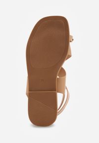 Born2be - Ciemnobeżowe Sandały Japonki z Paskiem na Palec i Paskiem Wokół Kostki Vivanya. Okazja: na co dzień. Zapięcie: pasek. Kolor: beżowy. Sezon: lato. Styl: casual, elegancki #6