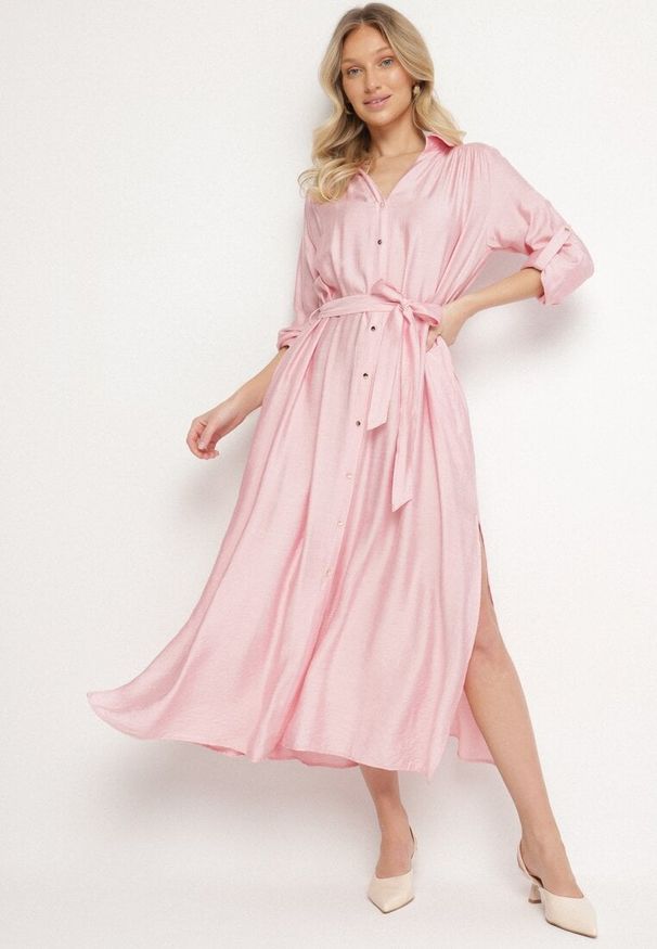 Born2be - Różowa Koszulowa Sukienka z Wiskozą i Paskiem Clesaura. Okazja: na imprezę, na co dzień. Typ kołnierza: dekolt w serek. Kolor: różowy. Materiał: wiskoza. Długość rękawa: długi rękaw. Typ sukienki: koszulowe. Styl: casual, klasyczny
