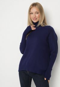 Born2be - Granatowy Klasyczny Golf z Dodatkiem Kaszmiru Zoirmosa. Okazja: na co dzień, do pracy, na spotkanie biznesowe. Typ kołnierza: golf. Kolor: niebieski. Materiał: kaszmir. Długość rękawa: długi rękaw. Długość: długie. Styl: klasyczny #7