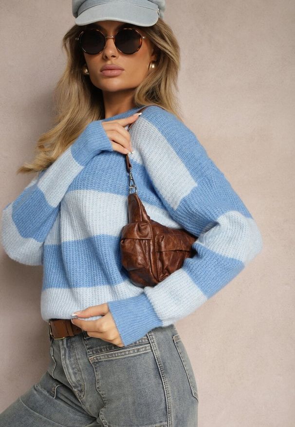 Renee - Niebieski Sweter ze Ściągaczami Ozdobiony Pasami z Wełną Tiarosea. Okazja: na co dzień. Kolor: niebieski. Materiał: wełna. Długość rękawa: długi rękaw. Długość: długie. Wzór: aplikacja. Styl: casual, klasyczny