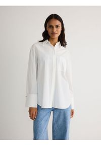 Reserved - Koszula z szerokimi mankietami - biały. Kolor: biały. Materiał: bawełna #1