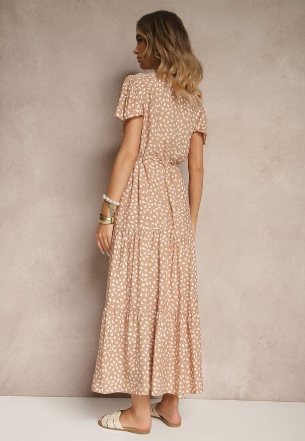 Renee - Beżowa Rozkloszowana Sukienka z Bawełną i Geometrycznym Motywem Mevelaia. Okazja: na co dzień. Kolor: beżowy. Materiał: bawełna. Wzór: geometria. Typ sukienki: rozkloszowane. Styl: klasyczny, casual