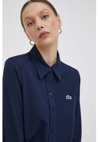 Lacoste koszula bawełniana damska kolor granatowy regular z kołnierzykiem klasycznym. Typ kołnierza: kołnierzyk klasyczny. Kolor: niebieski. Materiał: bawełna. Długość rękawa: długi rękaw. Długość: długie. Styl: klasyczny #1